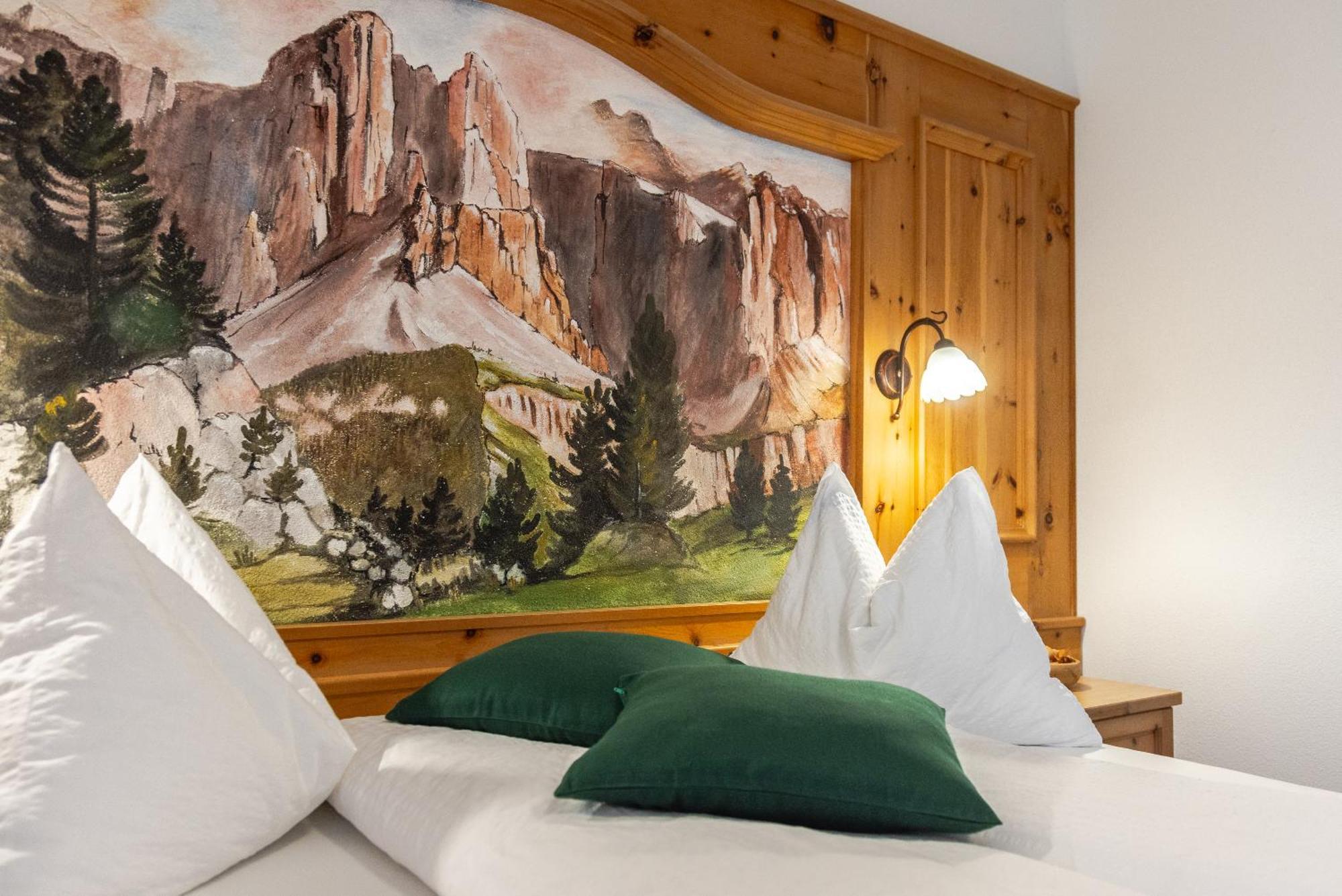 Hotel Pension Odles San Martino in Badia Exteriör bild