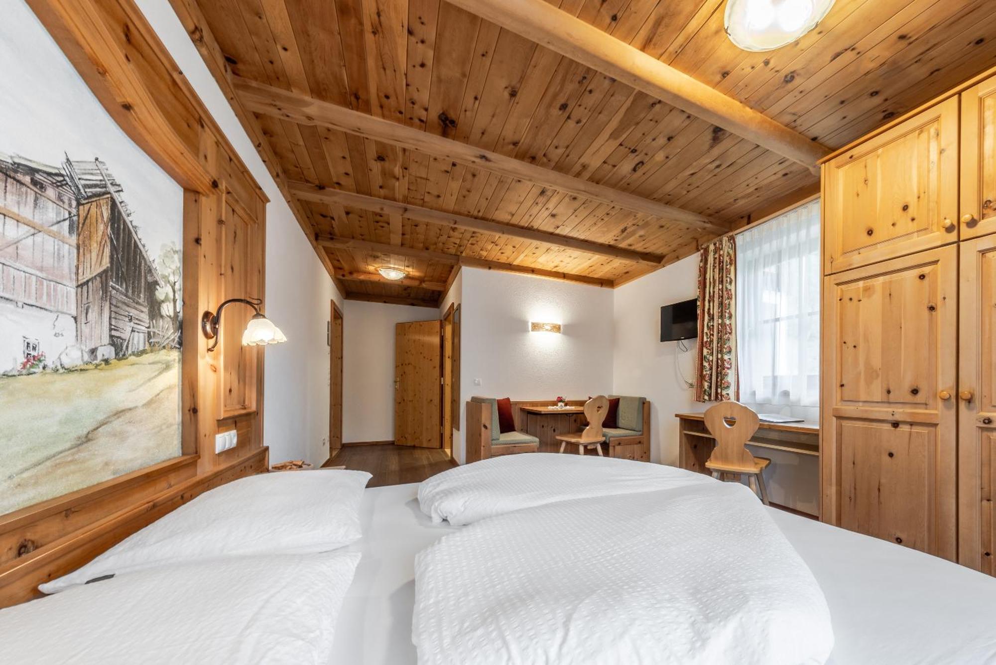 Hotel Pension Odles San Martino in Badia Exteriör bild